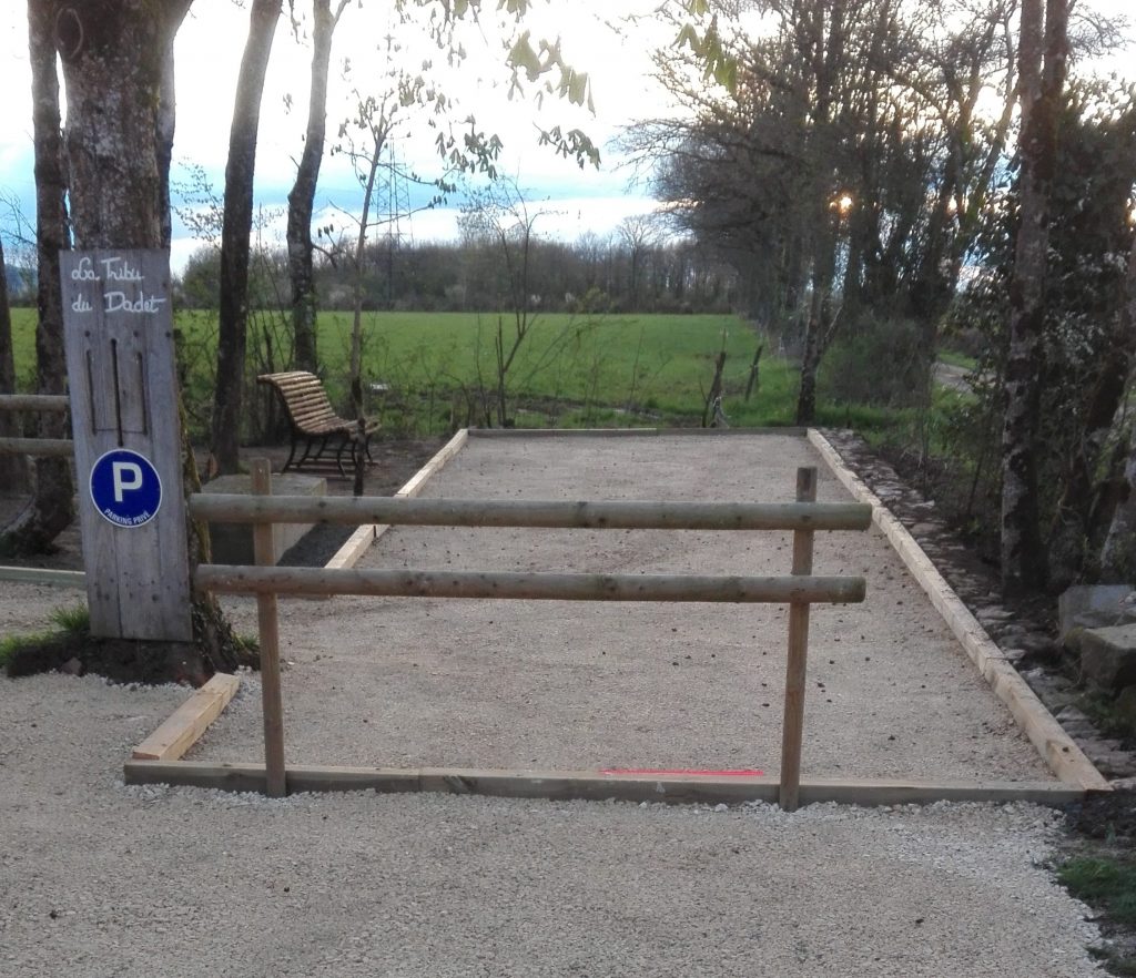 Gîte de 12 personnes en Creuse - Terrain de pétanque