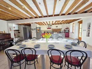 gite-la-tribu-du-dadet-table-salle-a-manger